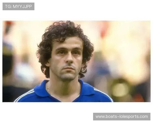 足球小眼睛球星是谁 跨越足球场的独特魅力与天赋揭秘